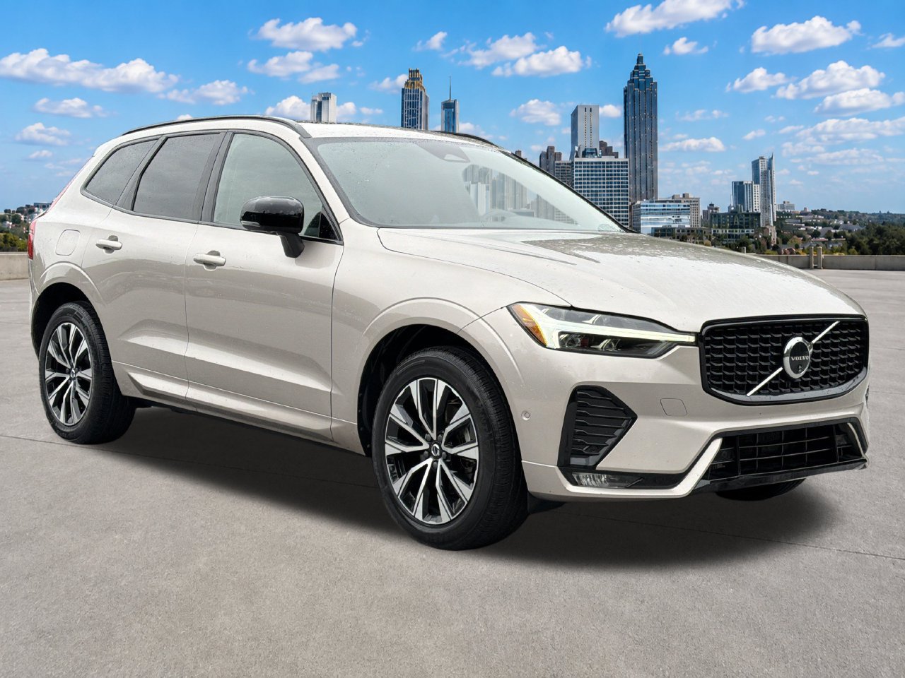 Used 2025 Volvo XC60 B5 Plus AWD/4WD image 30