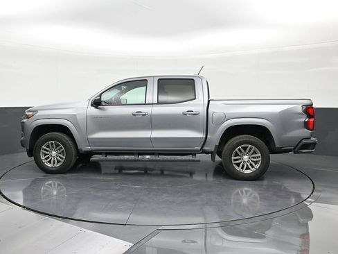 Used 2025 Chevrolet Colorado W/T w/ Advanced Trailering Package image 2