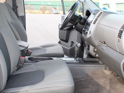 Used 2015 Nissan Xterra S w/ Value Package image 12