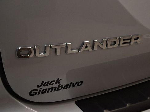 New 2026 Mitsubishi Outlander AWD image 25