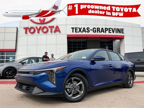 Used 2025 Kia K4 LXS image 1