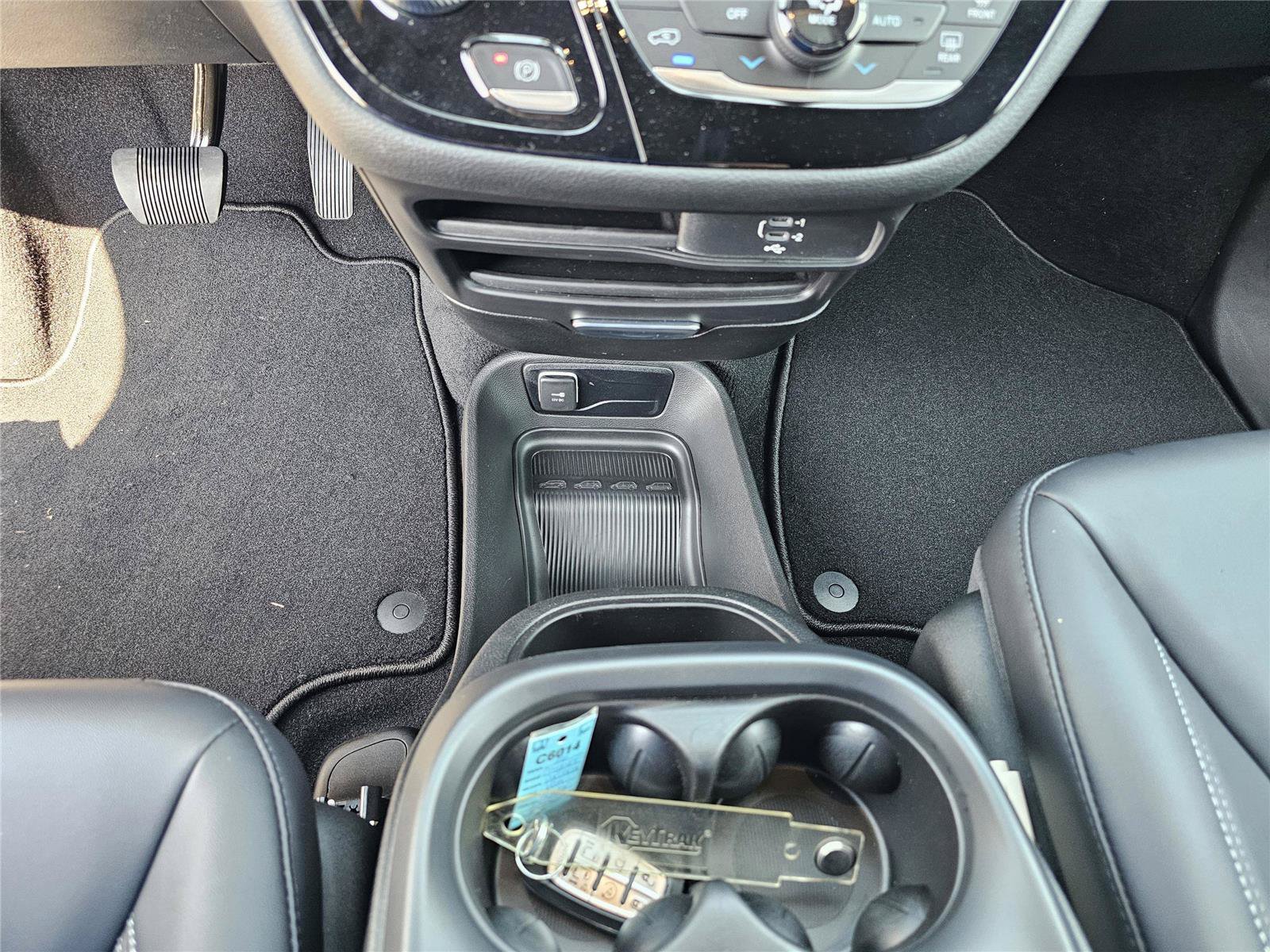 New 2026 Chrysler Pacifica Select w/ S Appearance Package FWD image 26