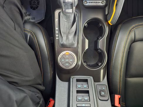 Used 2024 Ford Bronco Badlands image 26