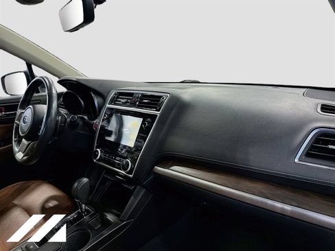 Used 2019 Subaru Outback 2.5i Touring AWD/4WD image 32