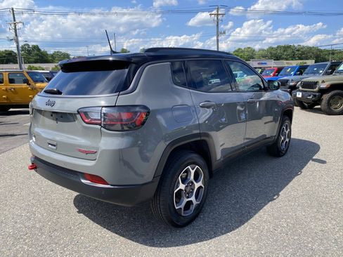 Used 2022 Jeep Compass Trailhawk w/ Trailhawk Elite Group AWD/4WD image 3