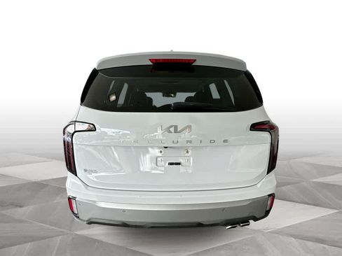 Used 2023 Kia Telluride EX w/ EX Captain's Chair Package FWD image 6