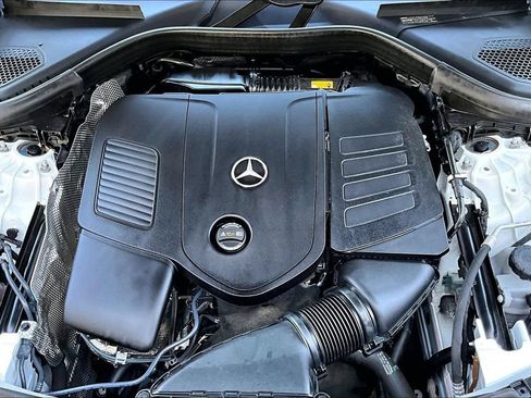 Used 2023 Mercedes-Benz GLC 300 4MATIC image 34