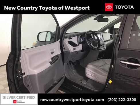 Certified 2020 Toyota Sienna XLE Premium image 10