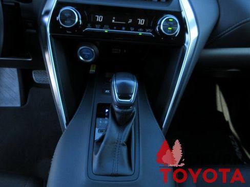 Certified 2021 Toyota Venza LE image 19