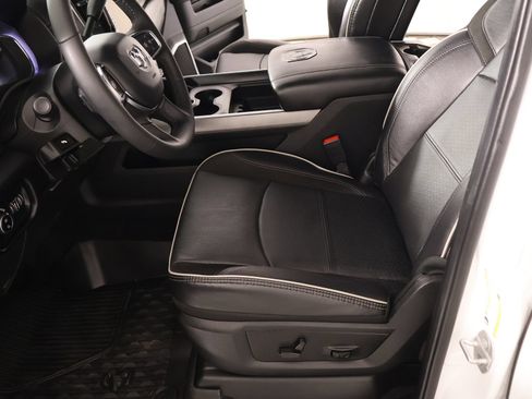 Used 2025 RAM 2500 Laramie w/ Sport Appearance Package AWD/4WD image 12