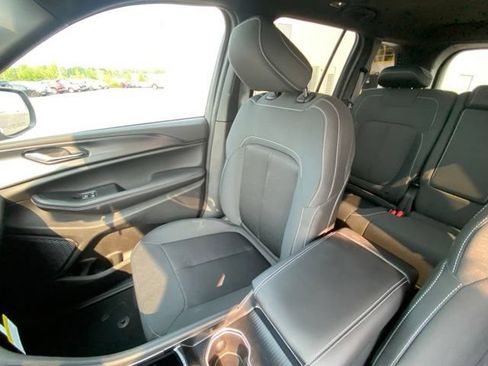 Used 2026 Jeep Grand Cherokee Laredo X AWD/4WD image 10