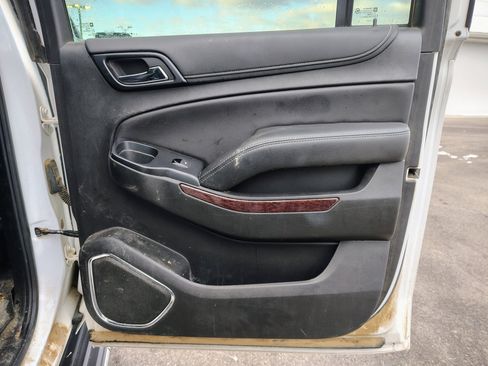 Used 2019 GMC Yukon XL SLT image 16