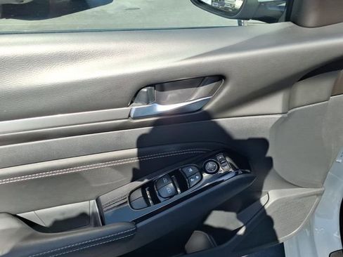 Used 2021 Nissan Altima 2.5 SL FWD image 13