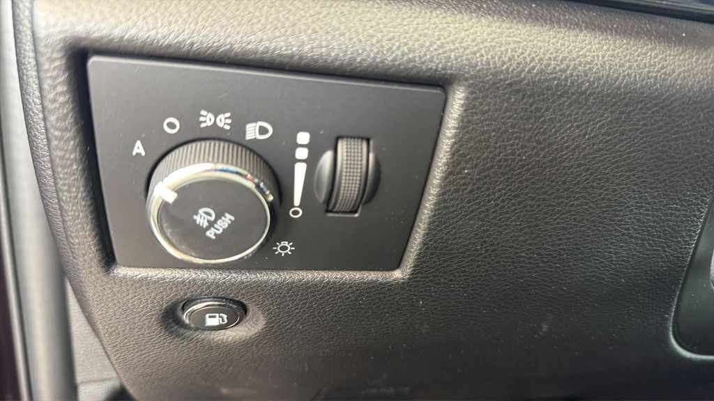 Used 2021 Jeep Grand Cherokee Limited AWD/4WD image 26