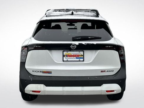 New 2026 Nissan Kicks SR w/ Cold Weather Package image 4