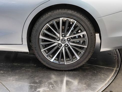 Used 2025 Lexus ES 300h w/ Premium Package FWD image 10