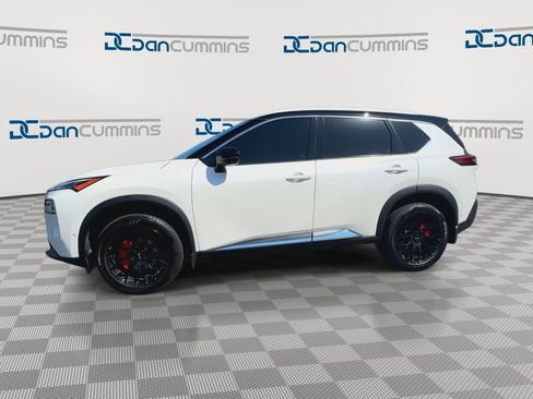 Used 2023 Nissan Rogue SL FWD image 5
