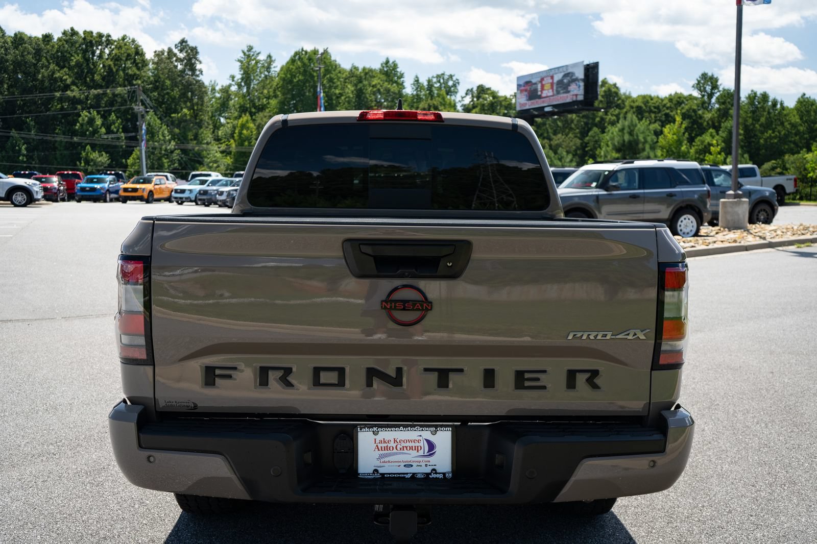 Used 2023 Nissan Frontier PRO-4X w/ Pro Convenience Package AWD/4WD image 8