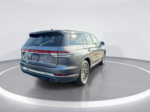 Used 2022 Lincoln Aviator Reserve image 8