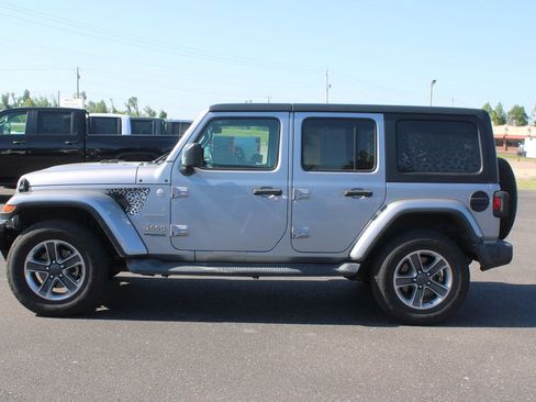 Used 2020 Jeep Wrangler Unlimited Sahara image 6