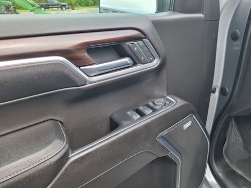 Used 2023 GMC Sierra 1500 SLT w/ SLT Premium Plus Package AWD/4WD image 18