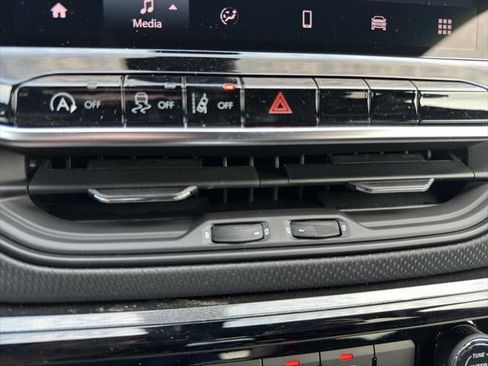 New 2026 Jeep Compass Latitude AWD/4WD image 37