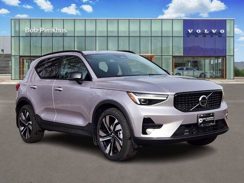 Used 2026 Volvo XC40 B5 Ultra w/ Protection Package Premier image 1