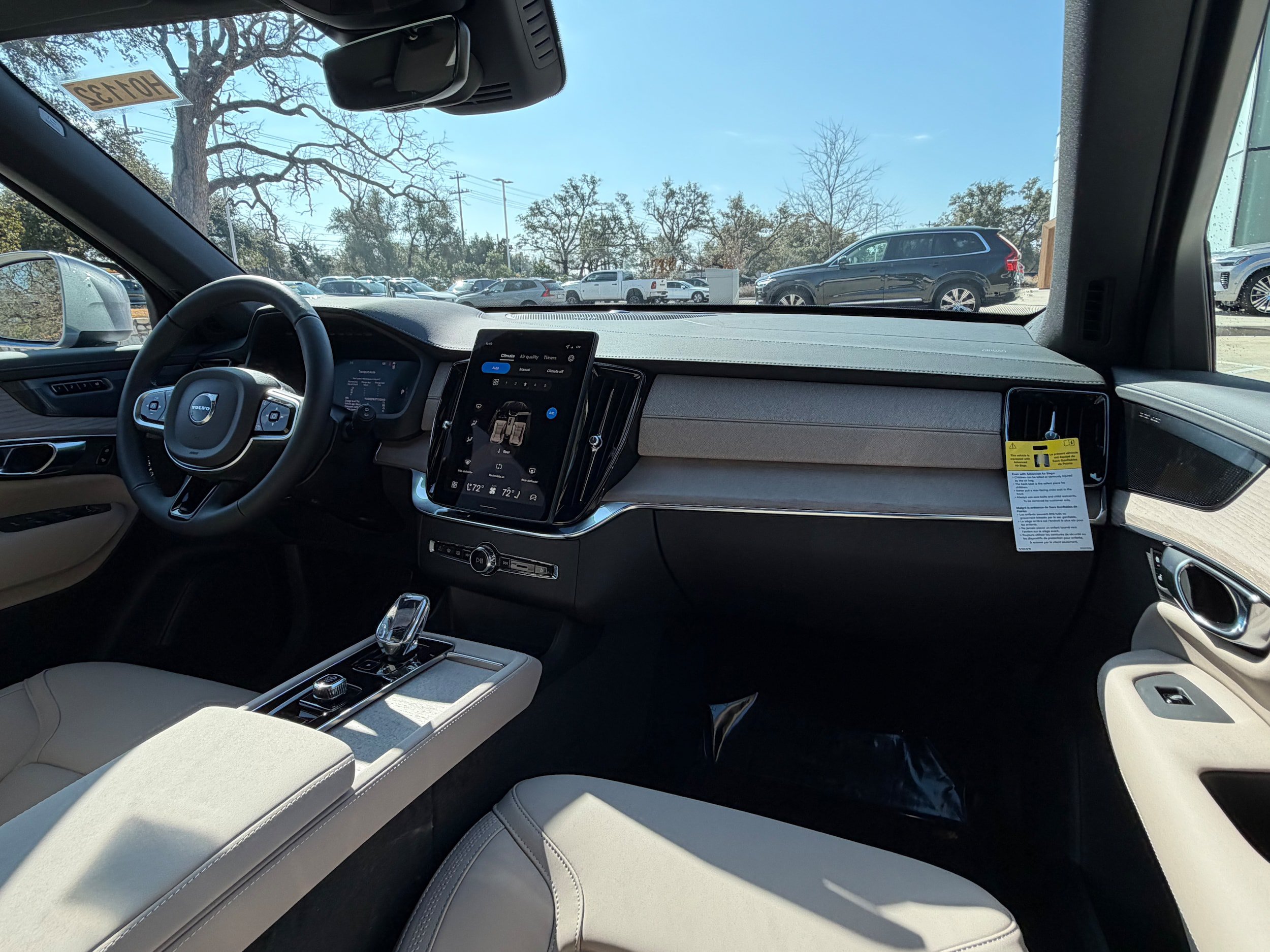 New 2026 Volvo XC90 B6 Plus w/ Protection Package Premier AWD/4WD image 11
