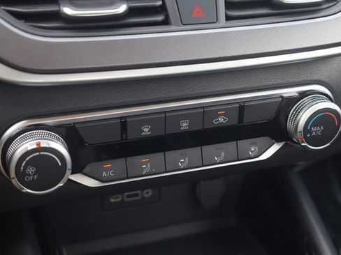 Certified 2025 Nissan Altima 2.5 SR FWD image 19