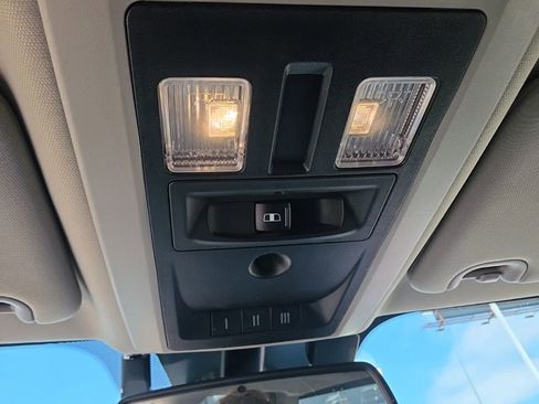 Used 2018 RAM 1500 Laramie AWD/4WD image 16