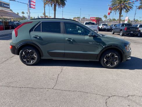Used 2025 Kia Niro Wind FWD image 4