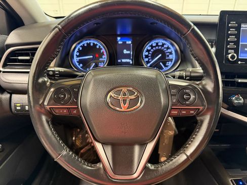 Used 2021 Toyota Camry SE image 14