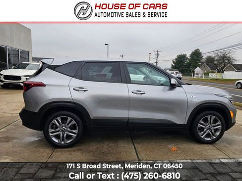 Used 2021 Kia Seltos LX image 3