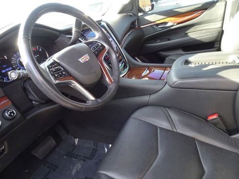 Used 2019 Cadillac Escalade Premium Luxury image 12