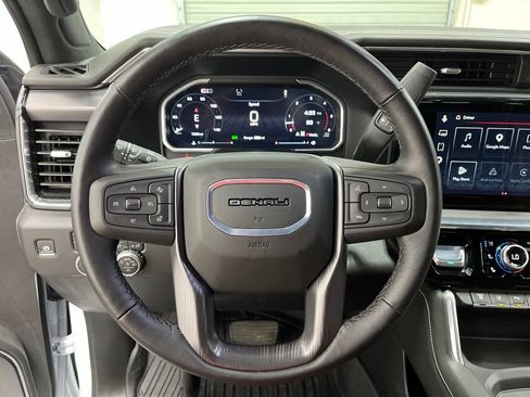 Used 2026 GMC Sierra 2500 Denali Ultimate AWD/4WD image 14