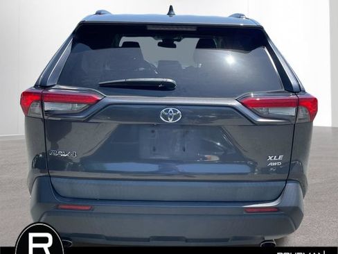 Used 2019 Toyota RAV4 XLE Premium w/ Cold Weather Package AWD/4WD image 5