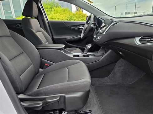 Used 2024 Chevrolet Malibu LT image 22