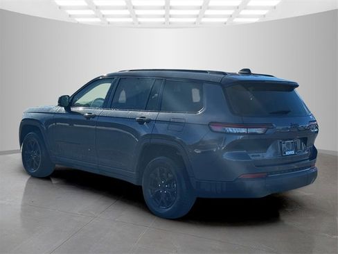 Certified 2024 Jeep Grand Cherokee L Laredo image 5