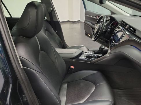 Used 2020 Toyota Camry XSE FWD image 22