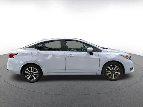Used 2025 Nissan Versa SV image 8