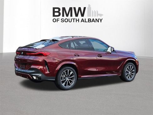 New 2026 BMW X6 xDrive40i w/ Climate Comfort Package image 4
