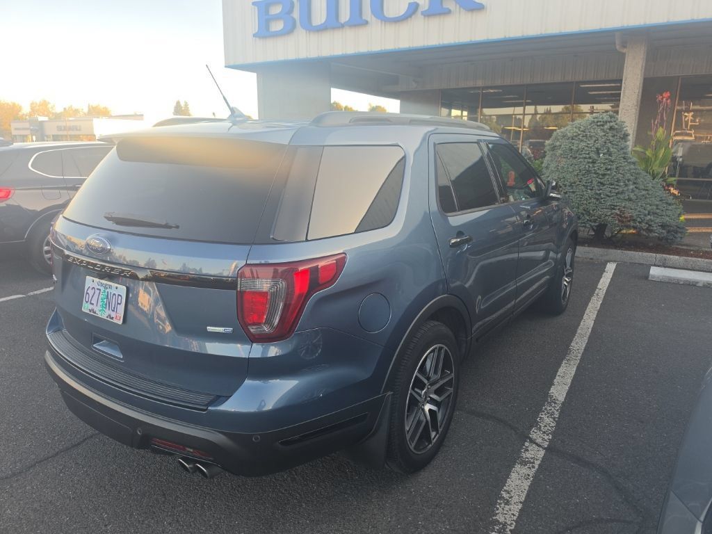 Used 2018 Ford Explorer Sport w/ Equipment Group 401A AWD/4WD image 3