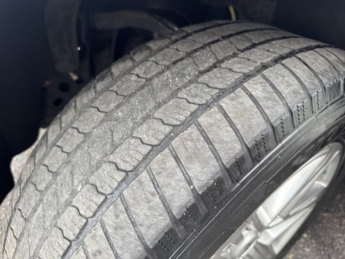 Used 2018 Ford Expedition XLT w/ Equipment Group 202A AWD/4WD image 10