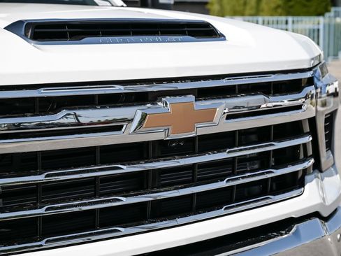 New 2026 Chevrolet Silverado 2500 LTZ w/ LTZ Convenience Package AWD/4WD image 10