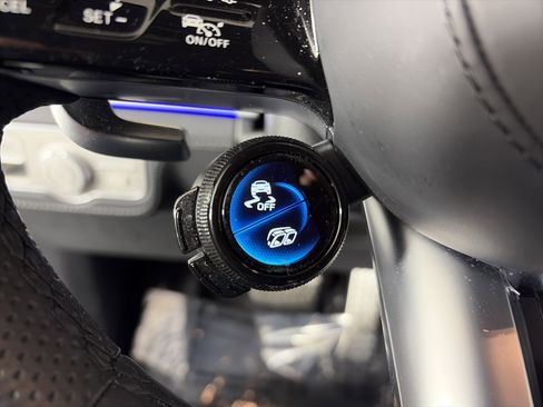 Used 2024 Mercedes-Benz GLE 53 AMG AMG GLE 53 image 39