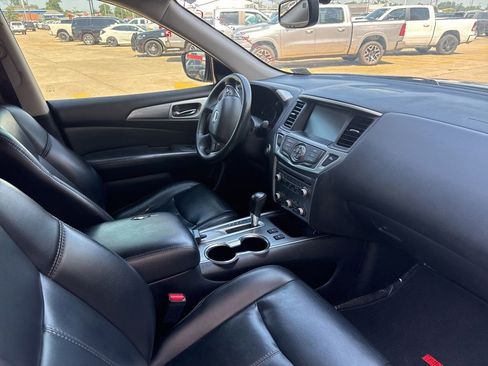 Used 2017 Nissan Pathfinder SL FWD image 5
