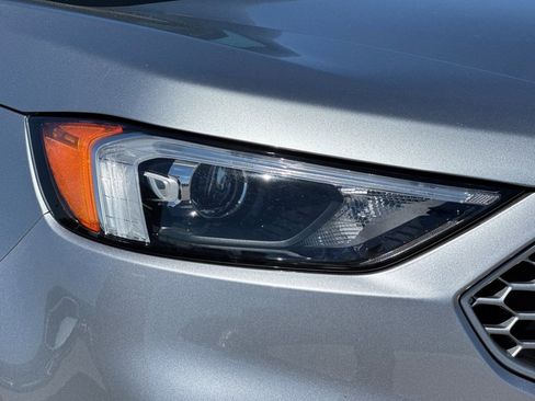 Used 2024 Ford Edge SEL image 9