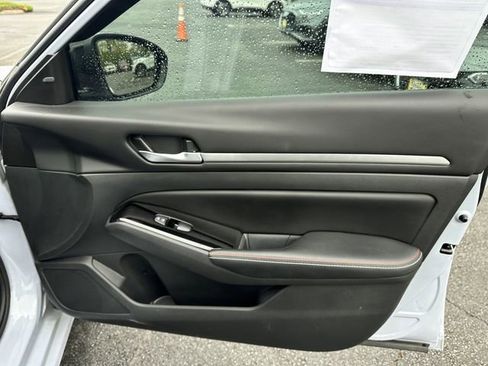 Used 2024 Nissan Altima 2.5 SR w/ SR Premium Package AWD/4WD image 36