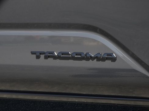 Used 2026 Toyota Tacoma TRD Sport w/ TRD Sport Upgrade Package AWD/4WD image 9