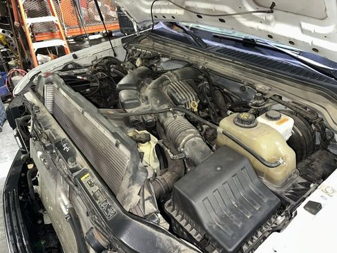 Used 2009 Ford F350 XL image 5